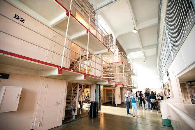 Combo Tour: Alcatraz Island and San Francisco Grand City Tour - Palace of Fine Arts: small stop, big “wait, I’ve seen this before” factor
