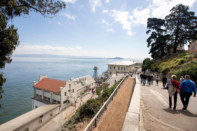 Combo Tour: Alcatraz Island and San Francisco Grand City Tour - Twin Peaks: the payoff stop for city views