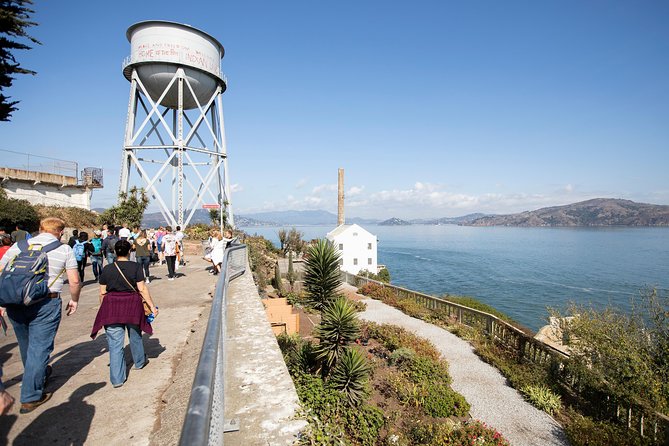 Combo Tour: Alcatraz Island and San Francisco Grand City Tour - San Francisco by coach: Union Square to the waterfront and viewpoints