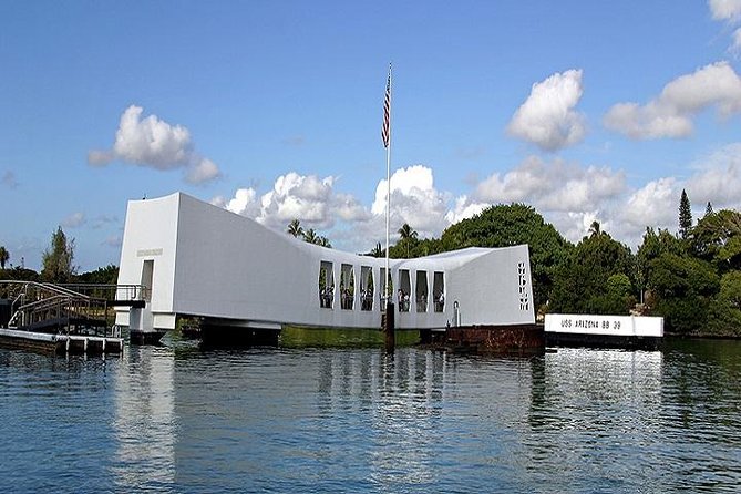 Complete Pearl Harbor Experience Tour Departing from Waikiki Area - Pearl Harbor bag rules: the small detail that saves your morning