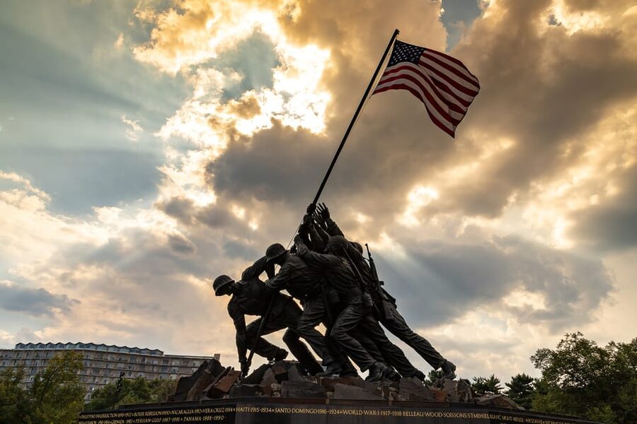 DC: Monuments & Memorials Sunset Tour by Open-top Bus - Georgetown and route surprises: when your guide adds extra flavor