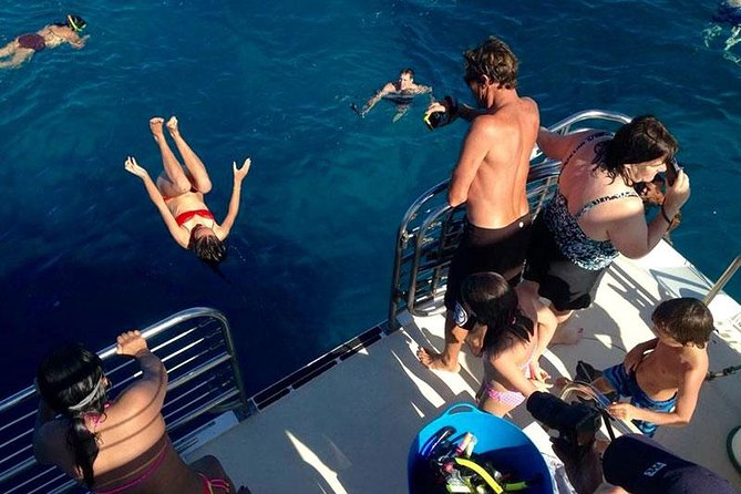 Deluxe Na Pali Morning Snorkel Tour on the Lucky Lady - Onboard comfort, crew, and what happens before you hit the water