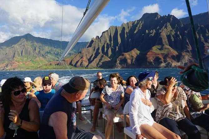 Deluxe Na Pali Sunset Tour on the Lucky Lady - Key highlights you should care about