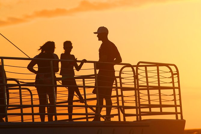 Deluxe Na Pali Sunset Tour on the Lucky Lady - Entering the Lucky Lady: timing, boat feel, and what to expect on deck