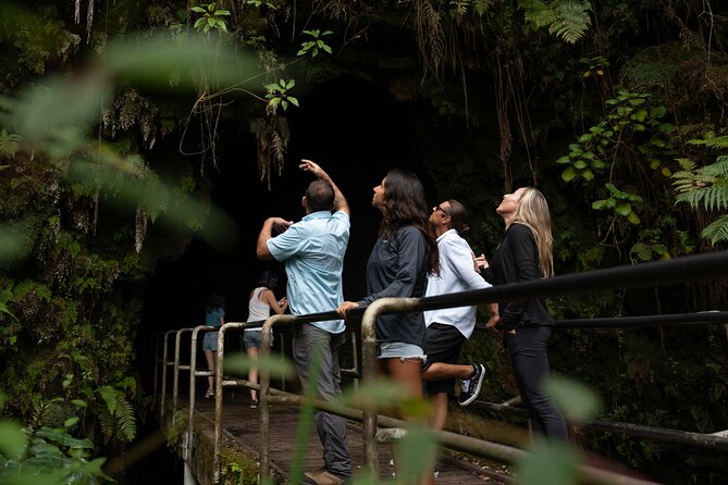 Deluxe Volcano Experience with Restaurant Dinner - Volcanoes National Park, Kīlauea crater views with guided highlights