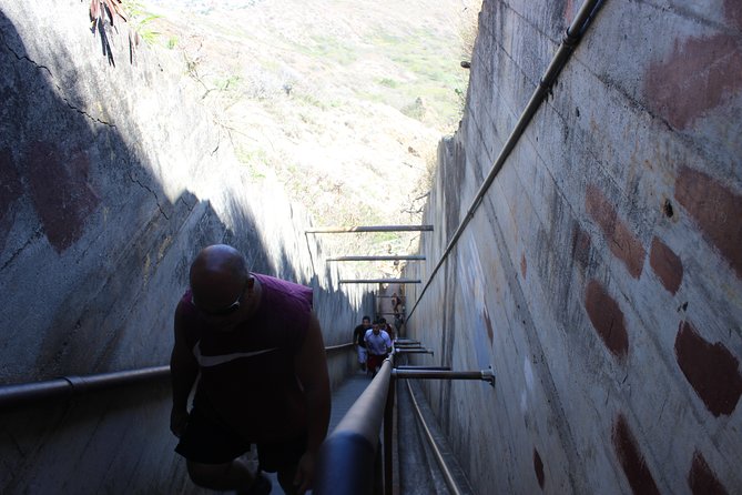 Diamond Head Crater - Tunnels, switches, and the 150,000-year volcanic story
