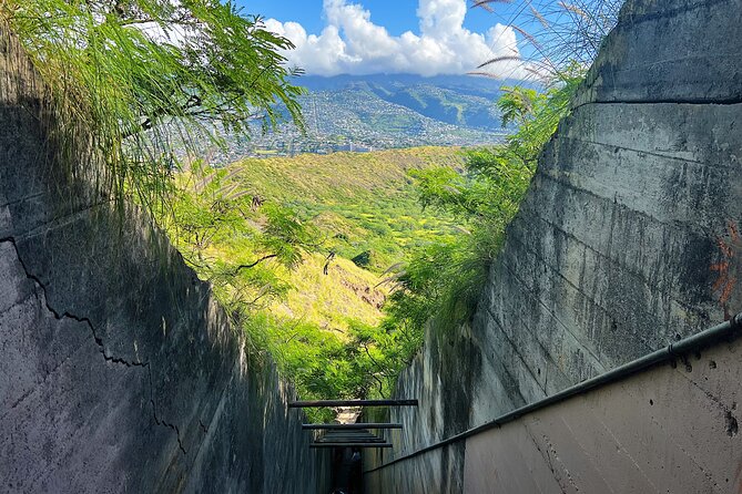 Diamond Head Hiking and Oahu Island Experience feat. North Shore - Why Diamond Head sunrise is worth the early alarm