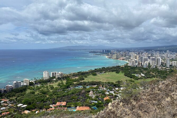 Diamond Head Hiking and Oahu Island Experience feat. North Shore - Entering Oahu from Waikiki to Honolulu, without losing the day
