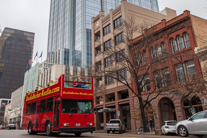 Double Decker Austin Single Loop Sightseeing Tour - The rhythm of the loop, how the live commentary helps