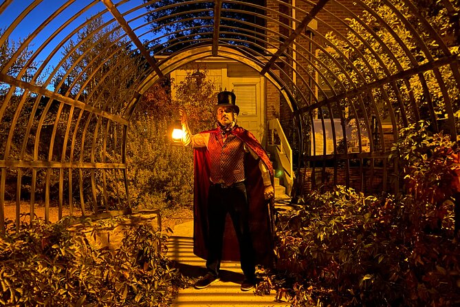 Downtown Flagstaff Haunted History Tour - Meeting at 212 W Aspen Ave, and what your guide controls