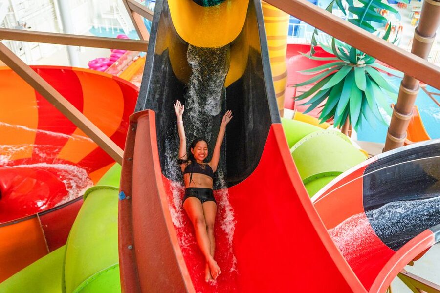 East Rutherford: Dreamworks Indoor Water Park Entry Ticket - First hour strategy: wristbands, swim basics, and ride access
