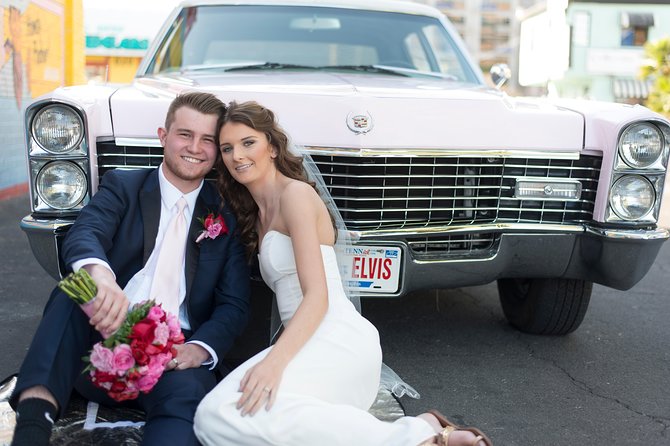Elvis Themed Wedding or Vow Renewal at Graceland Wedding Chapel - Price and value: what $183 per person really buys