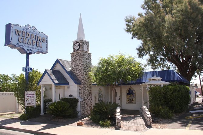 Elvis Themed Wedding or Vow Renewal at Graceland Wedding Chapel - Accessibility, animals, and language support that actually helps