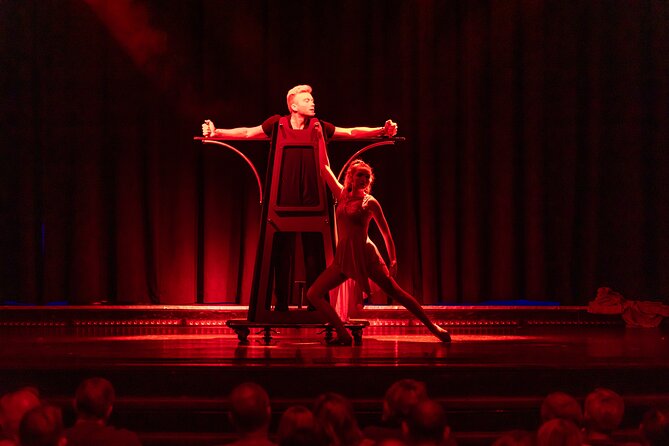 Escape Reality Branson Magic Dinner Show - Escape Reality at Hughes Brothers Theatre in Branson
