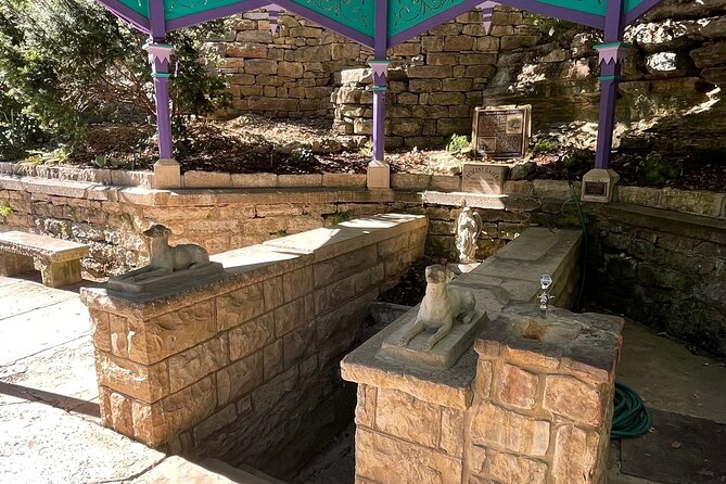 Eureka Rocket: Eureka Springs City Tour by Golf Cart - Small group logistics that matter more than you think