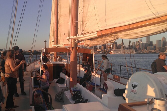 Evening Colors Sunset Sail Tour in Seattle - Hoisting the Sails: The Hands-On Moment That Makes It Worth It
