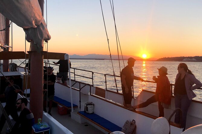 Evening Colors Sunset Sail Tour in Seattle - Timing and What the 2 Hours Really Includes