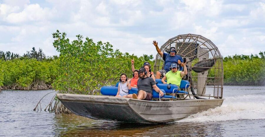 Everglades: Mangrove Maze Airboat Tour and Boardwalk - The Everglades City Boardwalk: slow walking after the rush