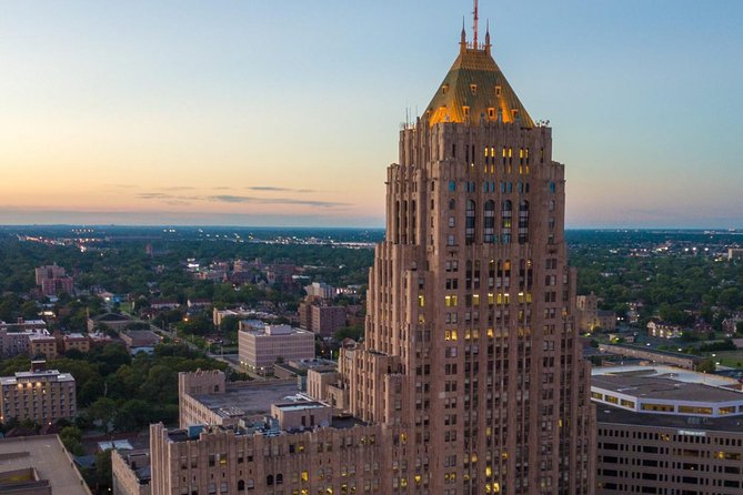 Explore undiscovered beauty of Detroit - What to pack for a comfortable walk