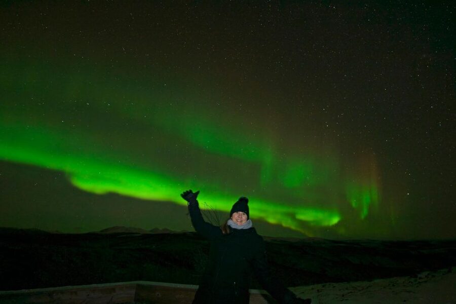 From Fairbanks: Northern Lights Aurora Tour with Photography - Comfort on a Cold Night, Warm Vans, Snacks, and Little Extras