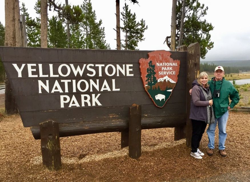 From Jackson: Yellowstone National Park Day Trip with Lunch - From Midway to Firehole Lake Loop, Fountain Paint Pots, and the River Canyon