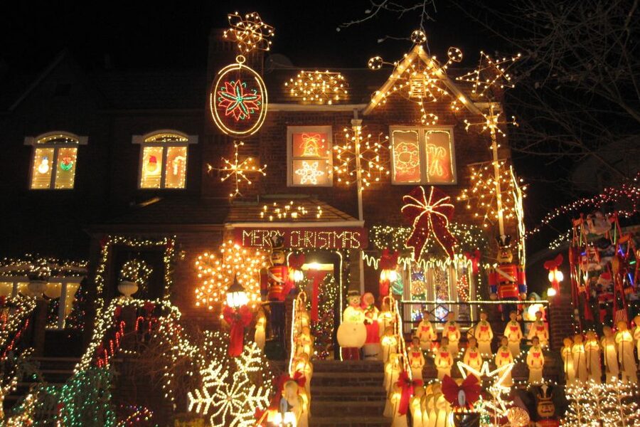 From Manhattan: 4-Hour Brooklyn Christmas Magic Tour - Dyker Heights is the main event for NYC Christmas lights