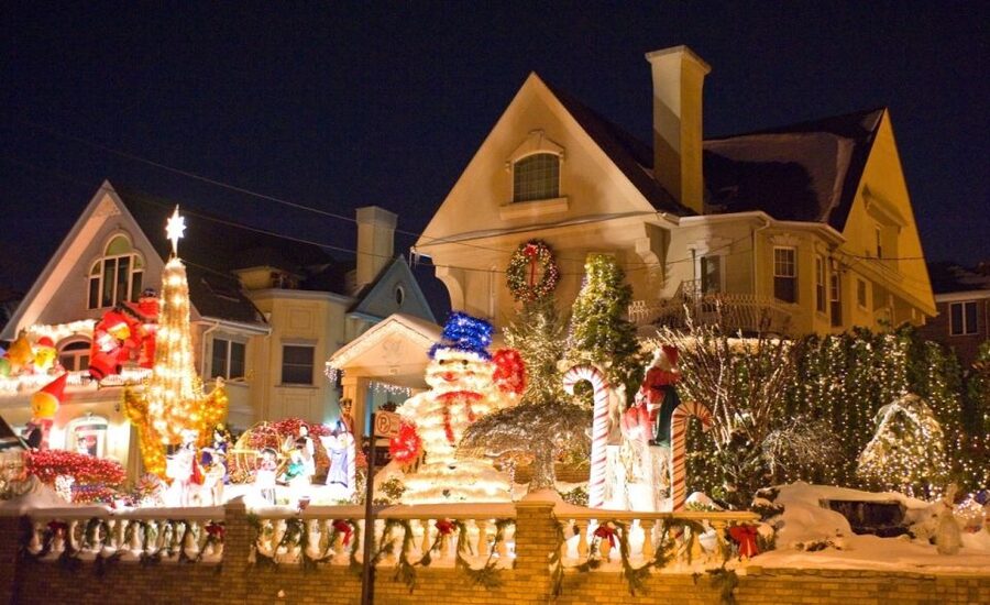 From Manhattan: 4-Hour Christmas Lights Luxury Bus Tour - Key points before you go