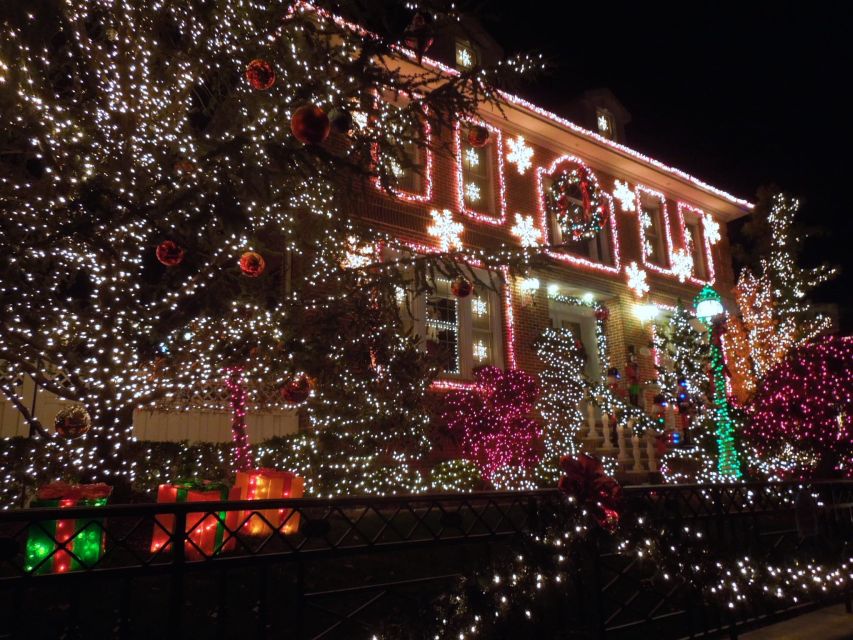 From Manhattan: 4-Hour Christmas Lights Luxury Bus Tour - What to wear and how to pace yourself in December