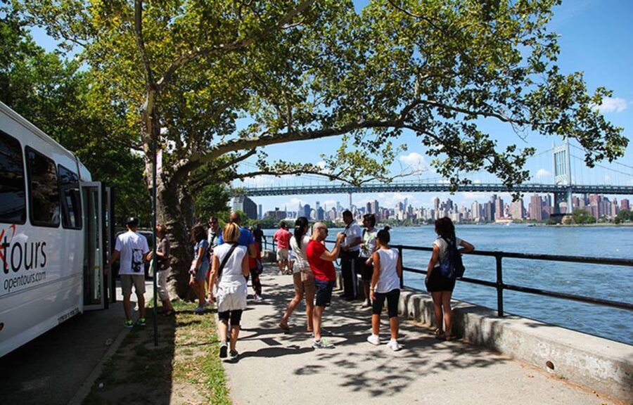 From Manhattan: Bronx, Queens and Brooklyn Half-Day Tour - The Brooklyn Bridge Return: Ending With a Classic View