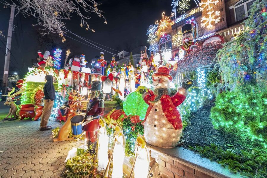 From Manhattan: Dyker Heights Lights & Skyline Tour - Should you book From Manhattan: Dyker Heights Lights and Skyline Tour?