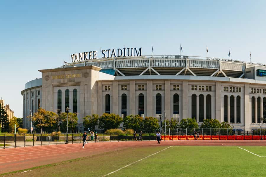 From Manhattan: Full-Day NYC Boroughs and Coney Island Tour - Harlem and the Apollo Theater: more than a photo stop