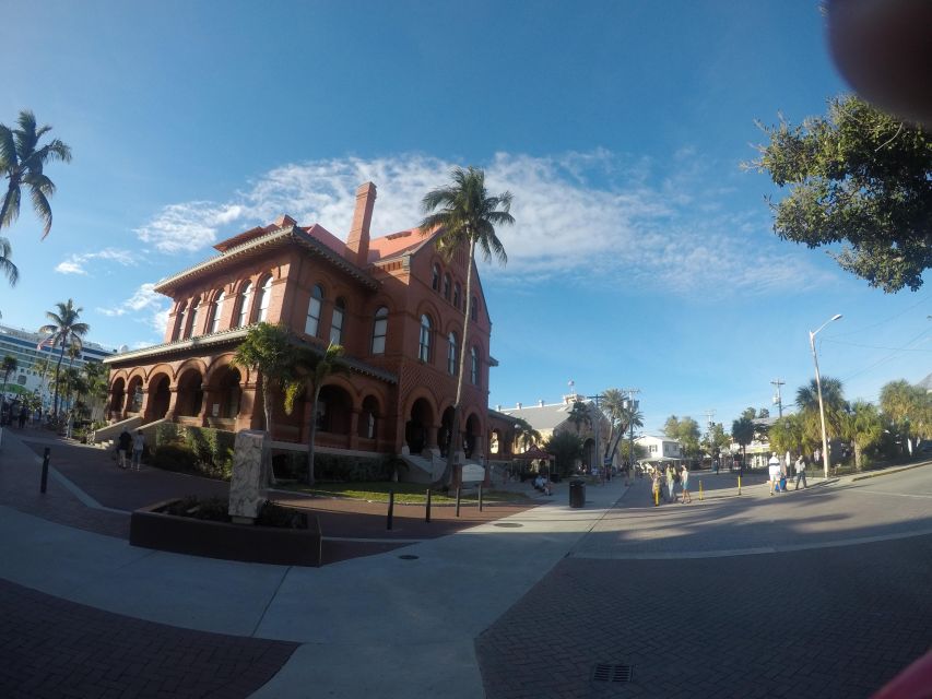 From Miami: Key West Day Trip with Pickup at Selected Hotels - The drive experience: guides help you use the time on the move