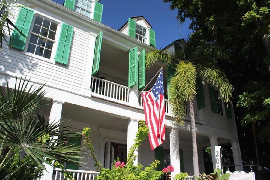 From Miami: Key West Day Trip with Pickup at Selected Hotels - How to plan your six hours: Duval Street, Hemingway stops, and sunset vibes