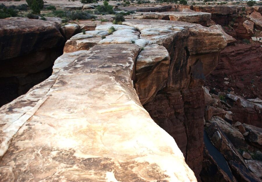 From Moab: Full-Day Canyonlands and Arches 4x4 Driving Tour - Short hikes in Canyonlands, then Devils Garden for lunch