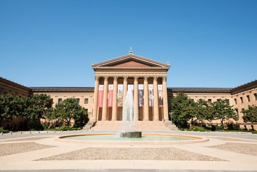 From NYC: Day Trip to Philadelphia and Amish Country - Guides and Languages: The Human Part That Makes It Work