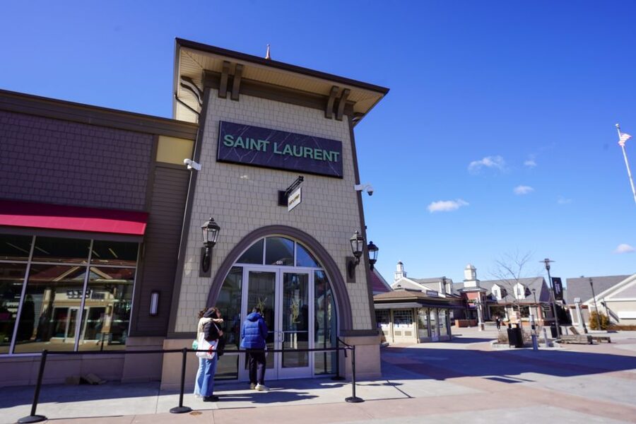 From NYC: Woodbury Common Premium Outlets Shopping Tour - Key Things I’d Bet On Before You Go