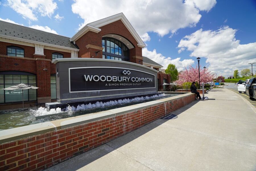 From NYC: Woodbury Common Premium Outlets Shopping Tour - A Fast Route From Times Square to Woodbury Common