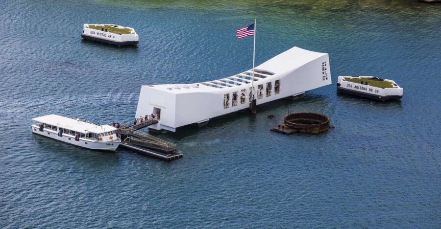 From Waikiki: Pearl Harbor USS Arizona Memorial Program - From Waikiki to Pearl Harbor, without wasting your morning
