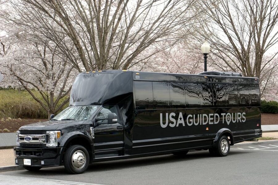 From Washington DC: Old Town Alexandria & Mount Vernon Tour - The Drive Through Alexandria To Mount Vernon: When The Guide Builds The Story