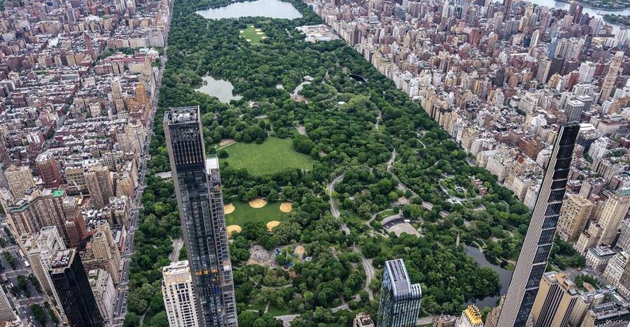 From Westchester: NYC Private Helicopter Tour for Couples - Just you and the pilot, plus proposal and photo help