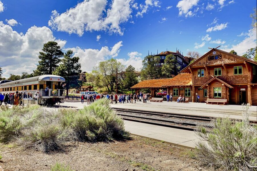 From Williams: Grand Canyon Railway Round-Trip Train Ticket - Grand Canyon Village arrival: how to use your time well