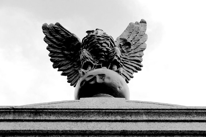 Genteel and Bard's Savannah Dark History and Ghost Encounter Walking Tour - Stop 5: Old Sorrel Weed House Museum and Murder, Suicide, and War