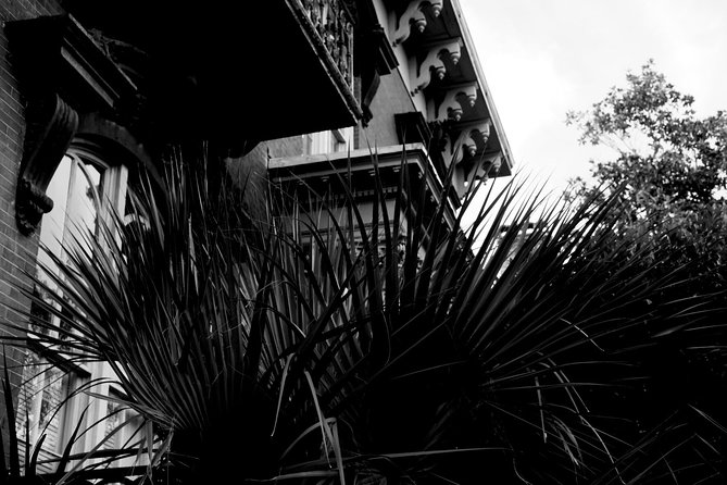 Genteel and Bard's Savannah Dark History and Ghost Encounter Walking Tour - Stop 6: Madison Square and War