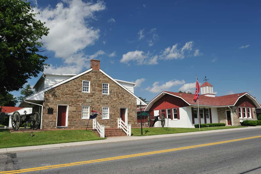 Gettysburg: 1863 Historic Downtown Walking Tour - Civilians in the line of fire: the stories textbooks often skip