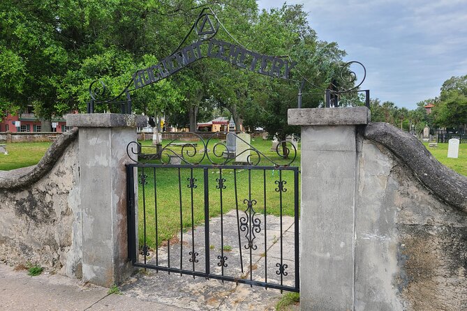 Ghost Tour of St. Augustine: The Original Haunted History Tour - Stop 2: St. George Street and the city gates