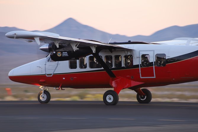 Grand Canyon Landmarks Tour by Airplane with Optional Hummer Tour - Flying the south rim highlights: Horseshoe Bend to Zuni Point Pass