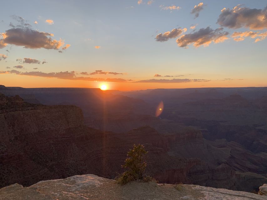 Grand Canyon National Park: Guided Sunset Hummer Tour - What to bring for comfort and better photos