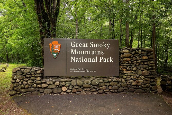Great Smoky Mountains National Park Self-Guided Driving Tour - A GPS audio road trip through the Smokies
