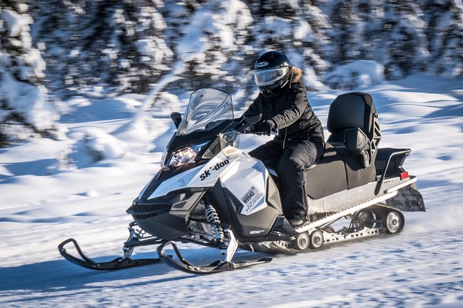 Guided Fairbanks Snowmobile Tour - Driving Rules and Helmet-Fog Reality Check