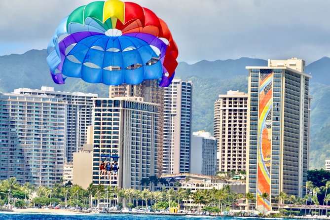 Hawaiian Parasail Since 1977 - Wildlife Time Between Waikiki Beach and Diamond Head